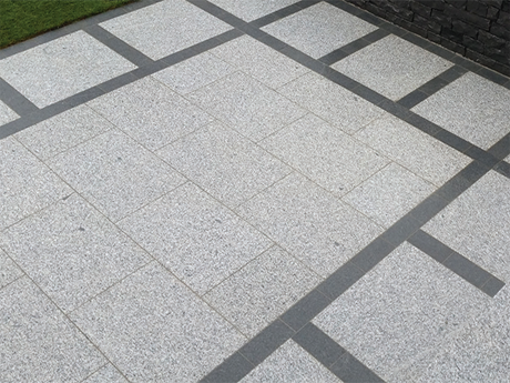Silver Grey Granite Paving Available in Size 60x40x3cm