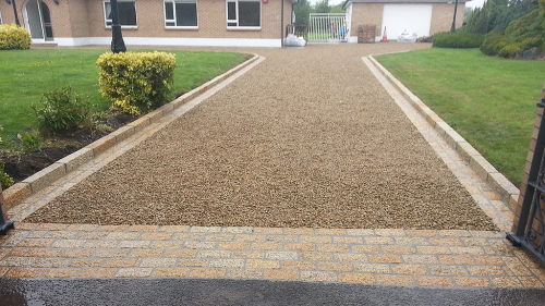 Gold Granite 20x10 Cobbles , Kerbs & Shannon Gold 14mm Chippings