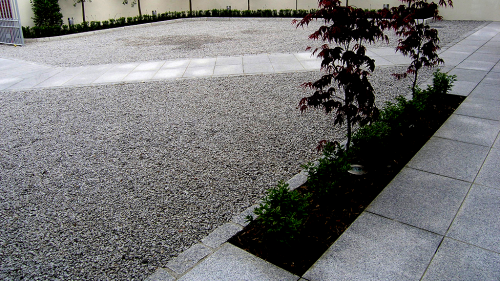 Silver Granite Chippings & Paving